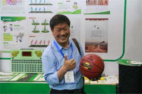 祝賀雨林參展4月教育“兩會(huì)”圓滿(mǎn)成功